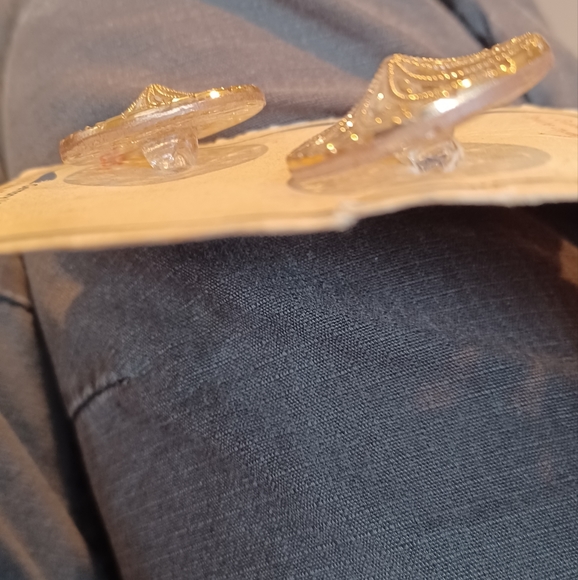 VINTAGE SUPREME QUALITY GOLDTONE GENUINE CRYSTAL HAND DECORATED BUTTONS ON CARD - Picture 3 of 5